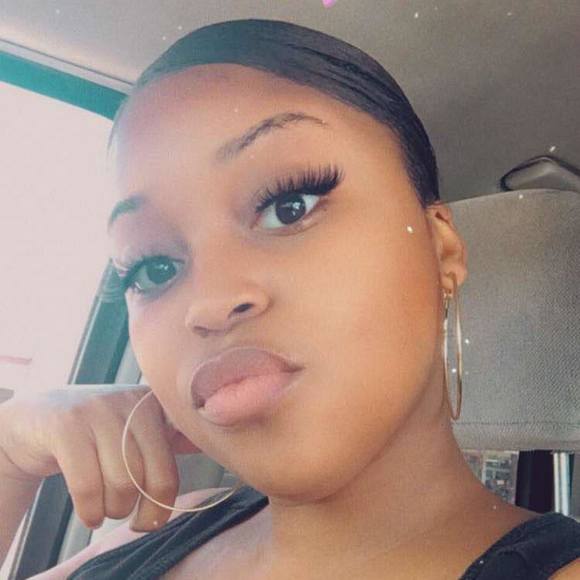 Meet your Posher, Ariel - Picture 1 of 1